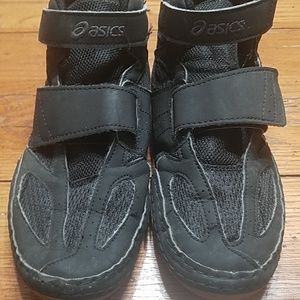 Asics wrestling shoes